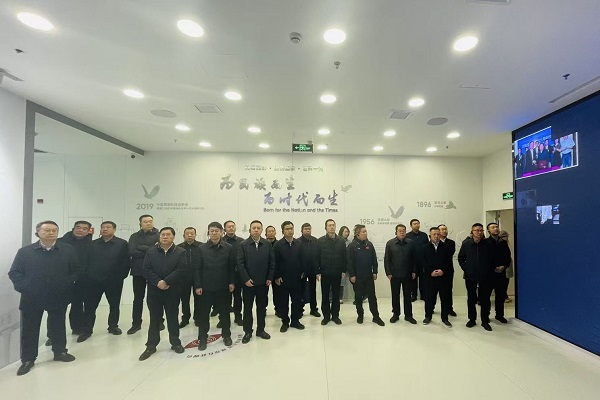 2025.12.5 秋季学期县(市、区)长进修班开展现场研学 - 副本.jpg 2025.12.5 秋季学期县(市、区)长进修班开展现场研学 - 副本.jpg